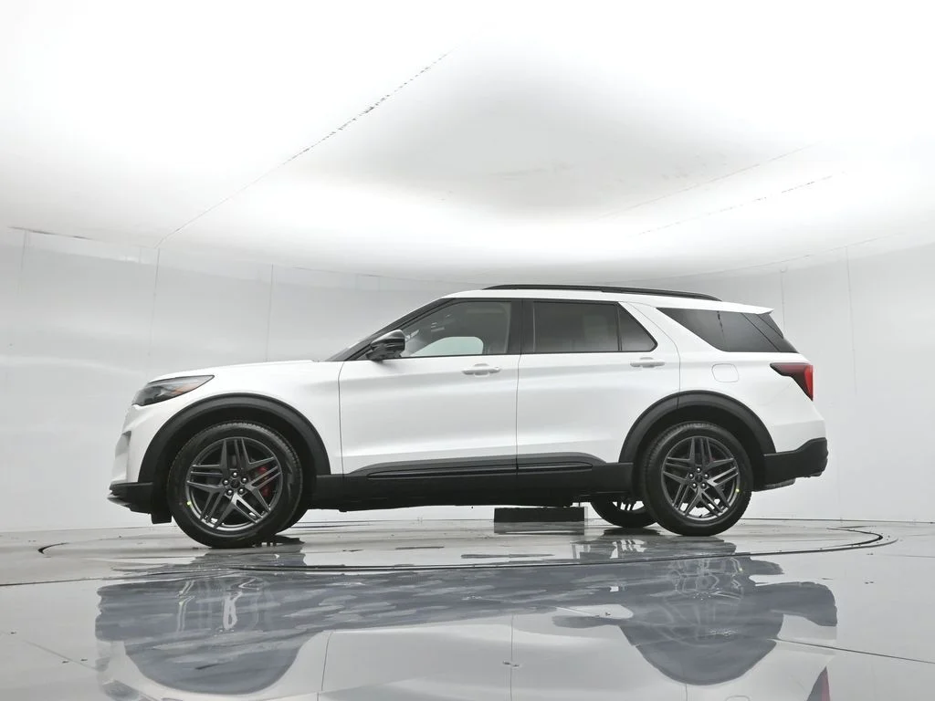 New 2026 Star White Metallic Tri-Coat Ford ST image 51