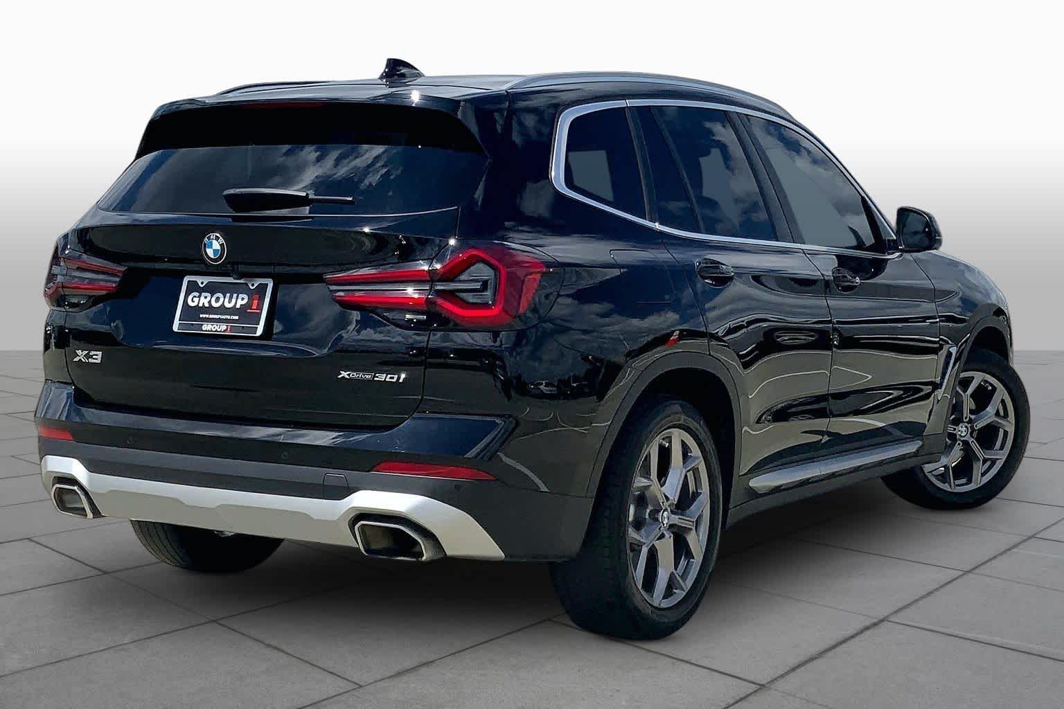 Used 2024 Jet Black BMW xDrive30i image 12