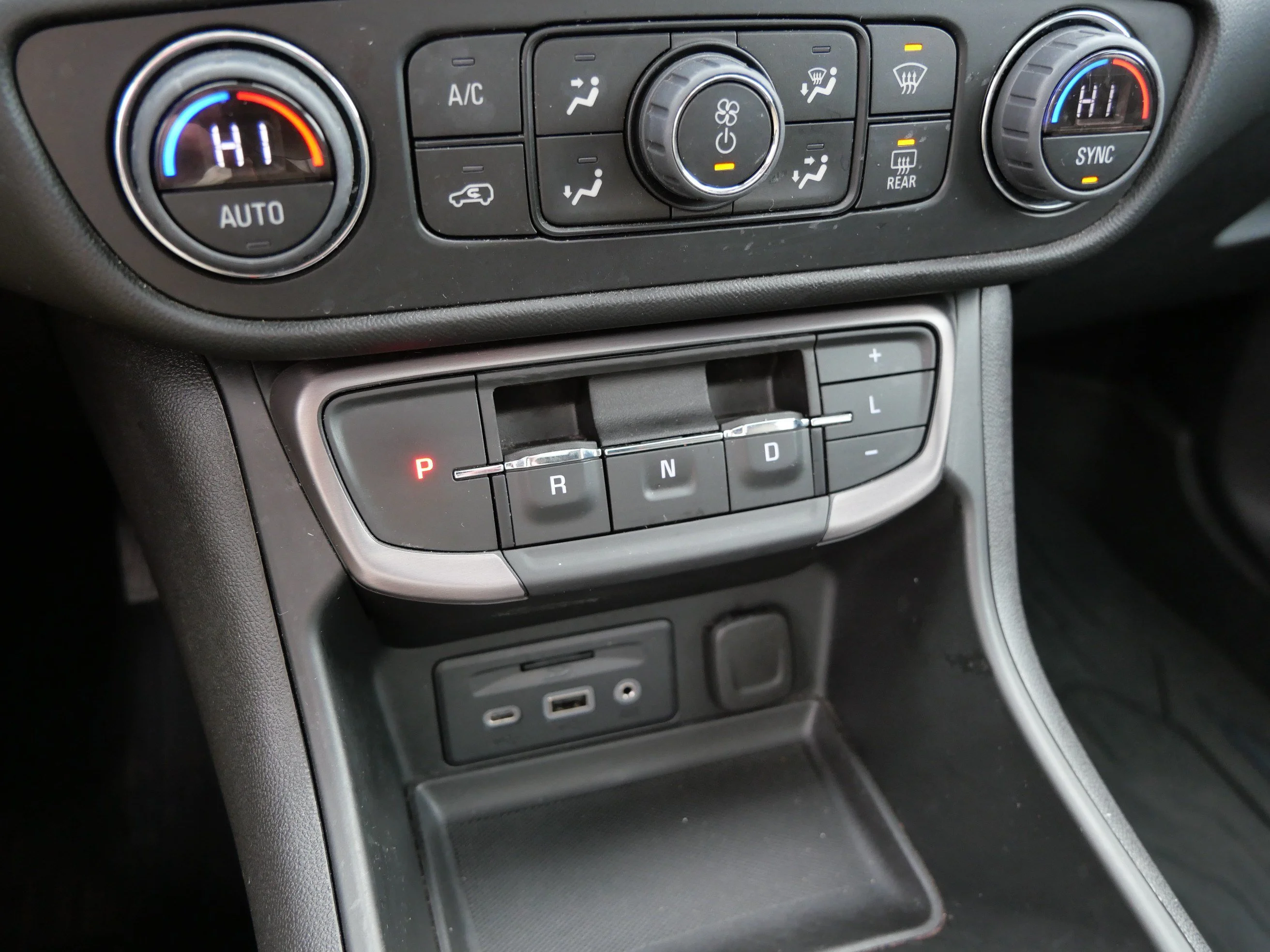 Used 2023 Summit White GMC AT4 image 35