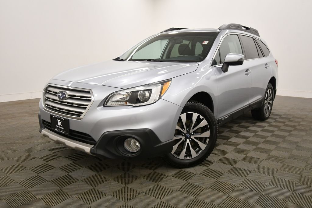 Used 2016 Subaru Outback Limited with VIN 4S4BSBLC6G3246933 for sale in Rochester, Minnesota