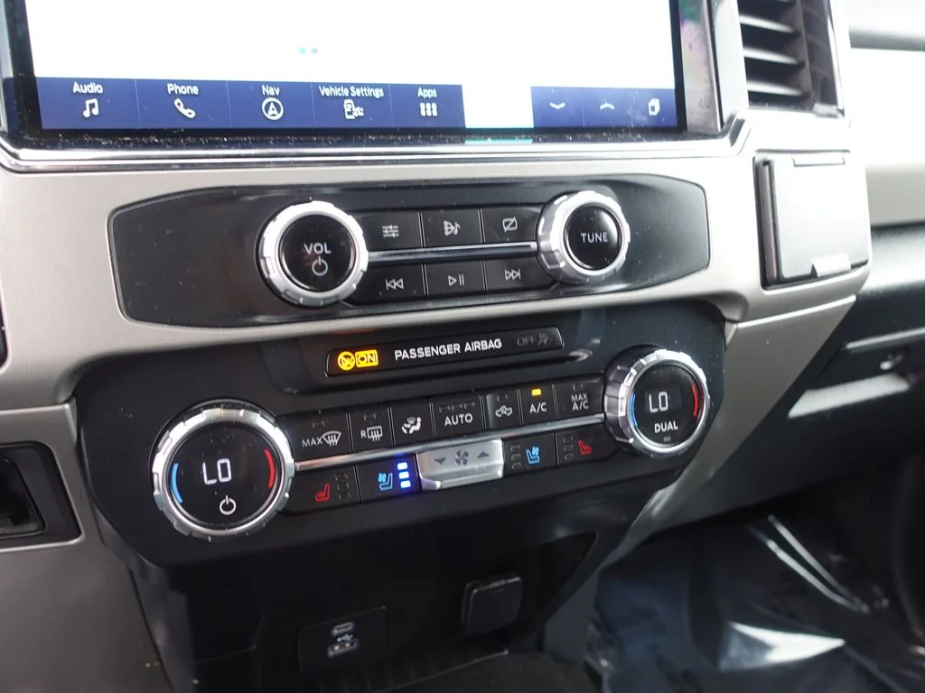 Used 2022 Oxford White Ford Lariat image 19