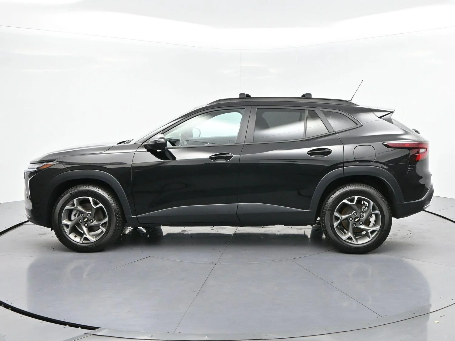 Used 2024 Mosaic Black Metallic Chevrolet LT image 4