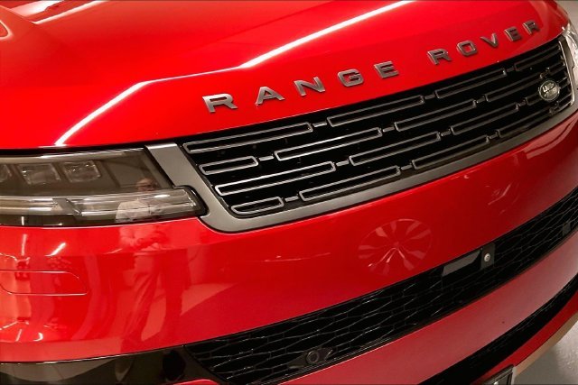 Used 2024 Red Land Rover Dynamic SE image 33