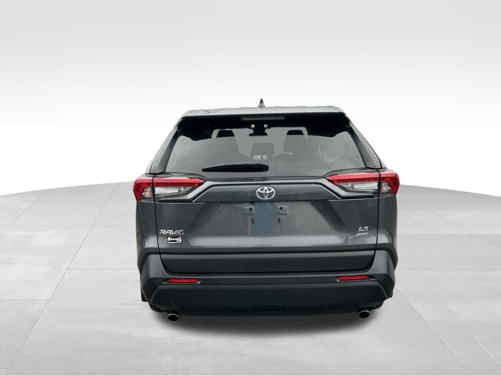 2023 Toyota RAV4 LE photo 3