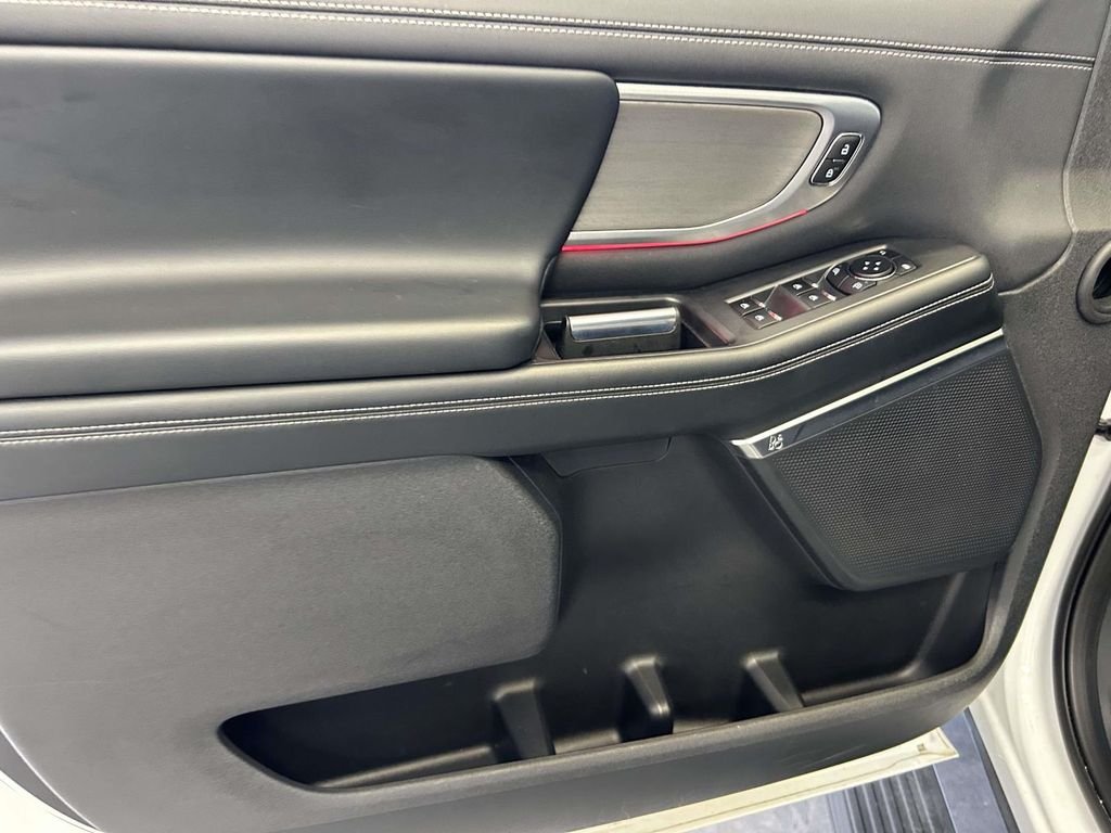 Used 2025 White Ford Platinum image 18