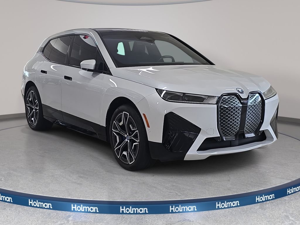 Certified Used 2024 Mineral White Metallic BMW xDrive50 image 4