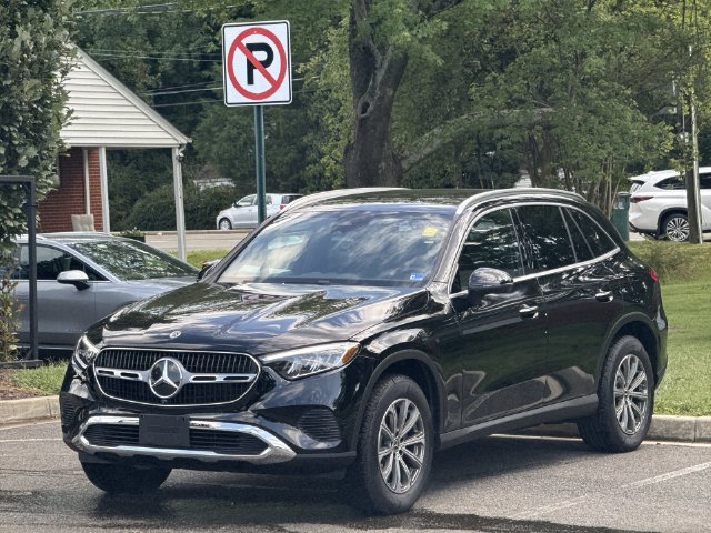 New 2027 Black Mercedes-Benz GLC 300 image 28