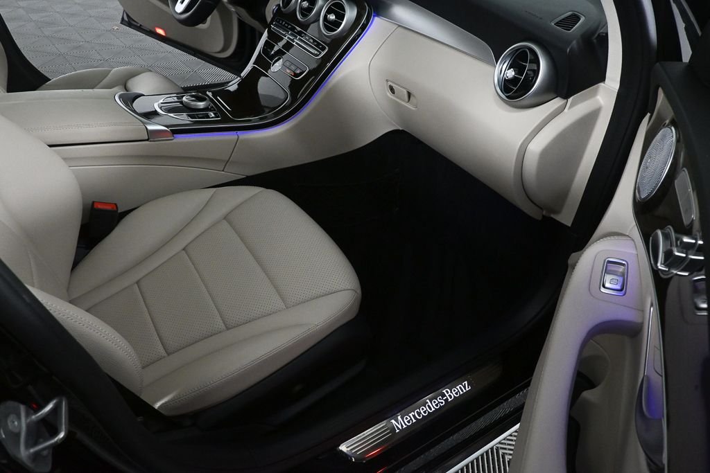 Used 2021  Mercedes-Benz C 300 image 22