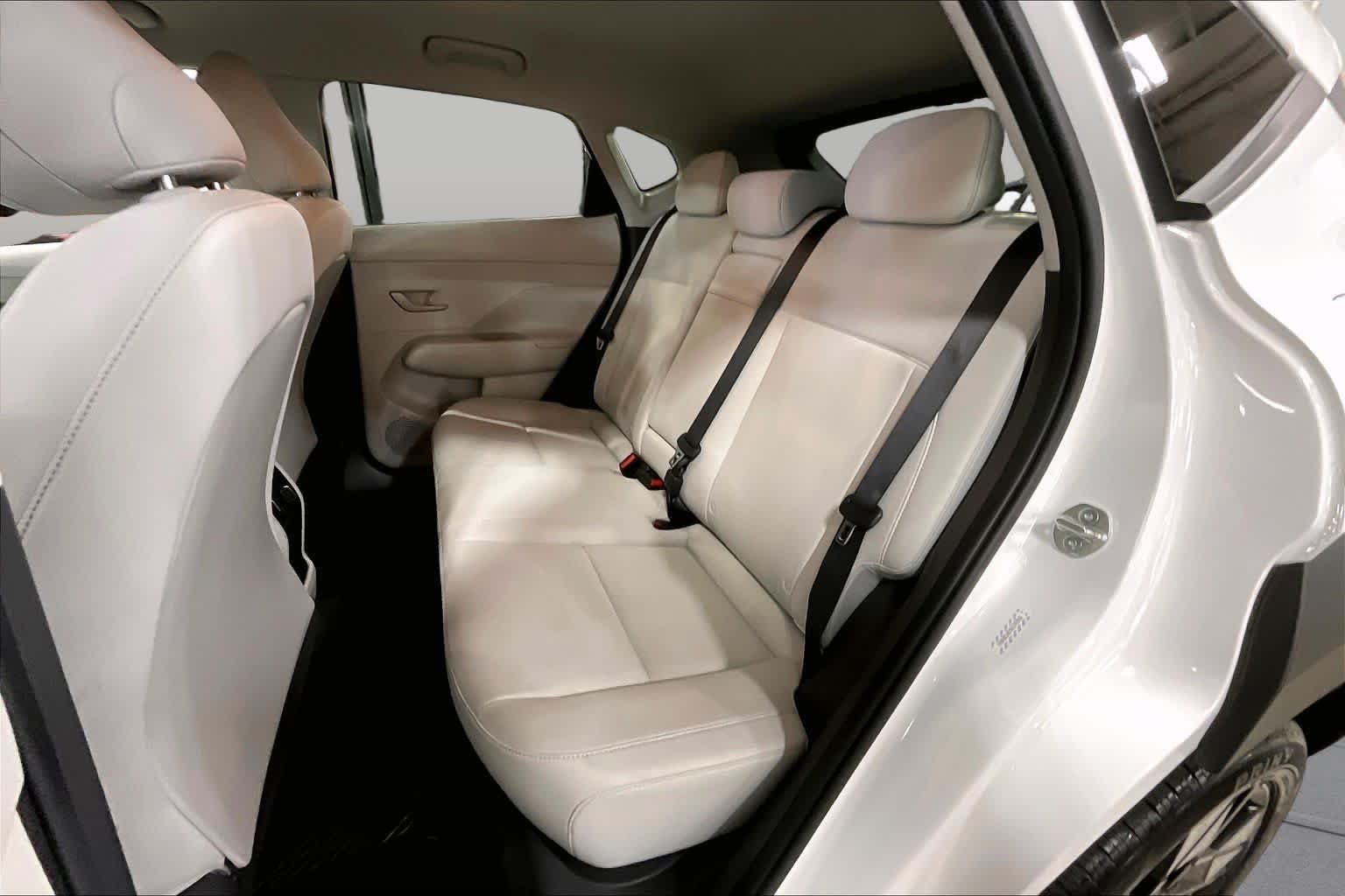 Used 2024 Atlas White Hyundai SEL image 20
