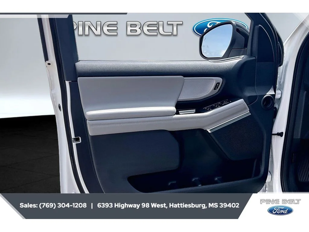New 2026 Star White Metallic Tri-Coat Ford Active image 17