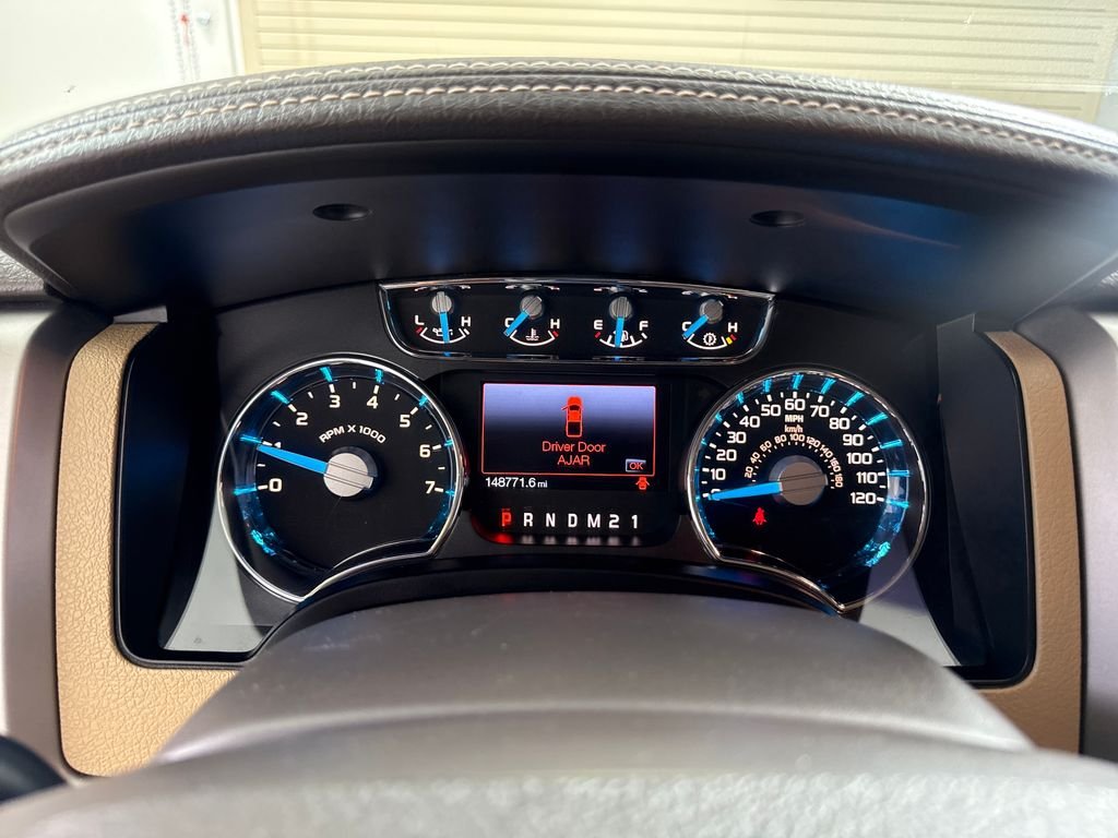Used 2013 Red Ford Lariat image 19