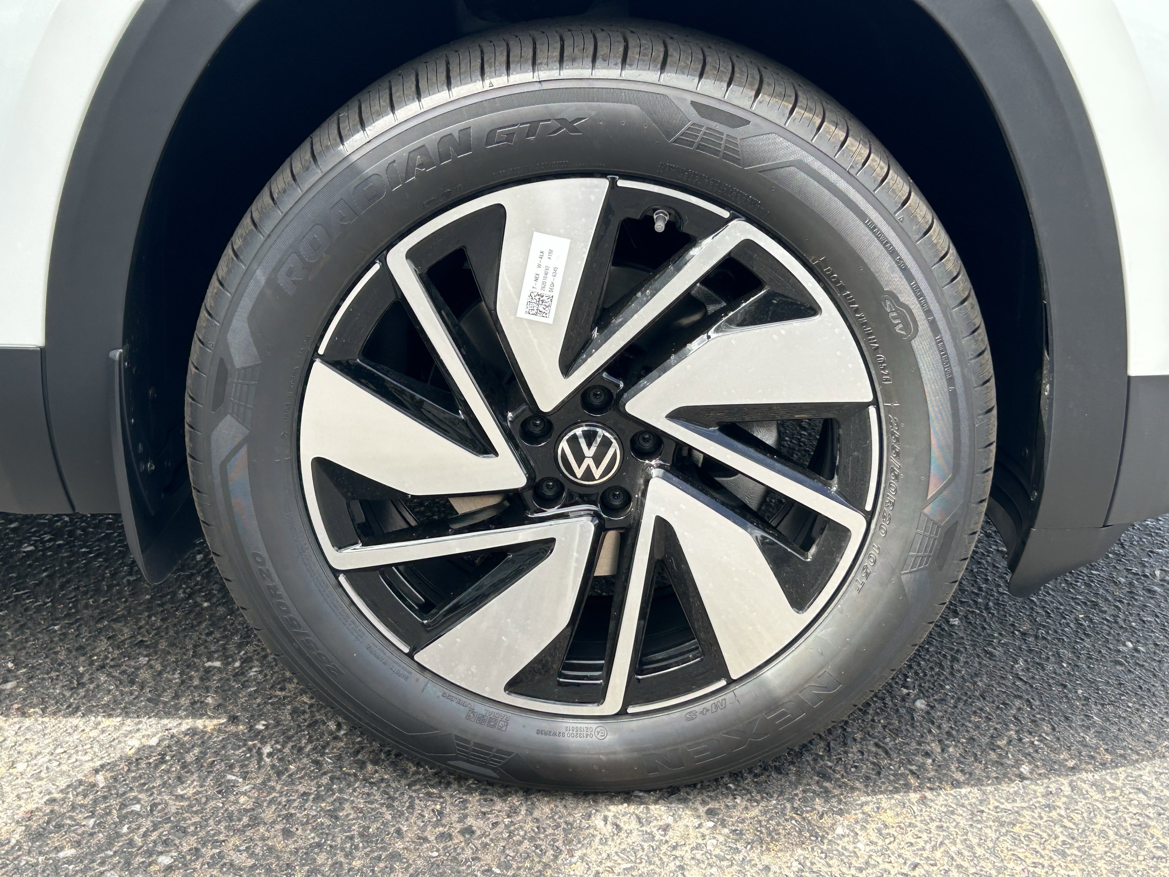 New 2026 Opal White Pearl Volkswagen 2.0T SEL image 5