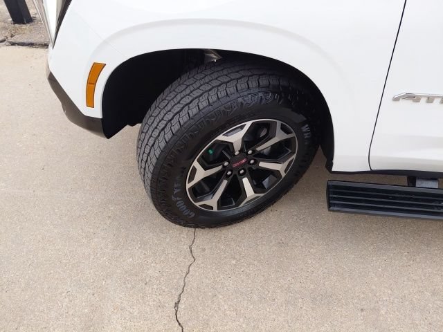 New 2026 Summit White GMC AT4 image 40