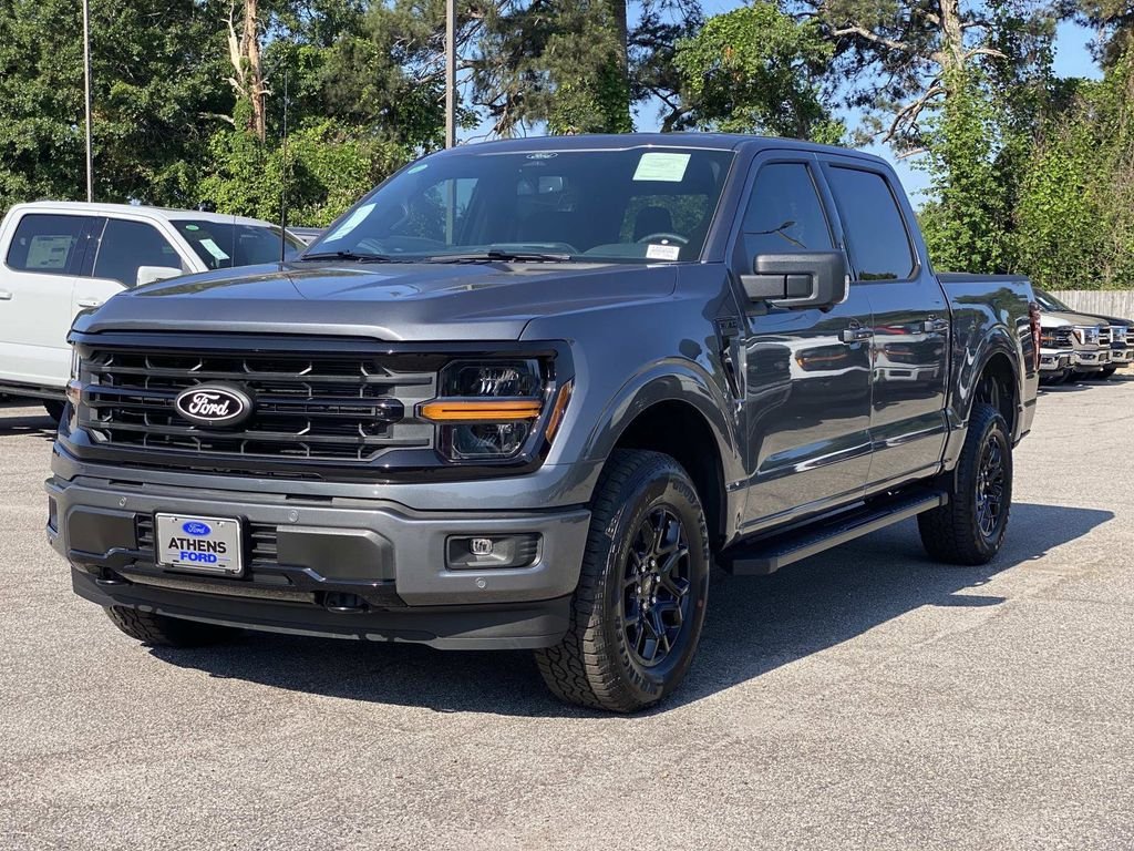 New 2026 Carbonized Gray Metallic Ford XLT image 6