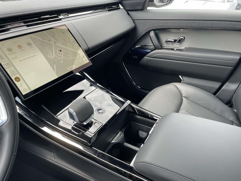 New 2026 Borasco Grey Land Rover SE image 30