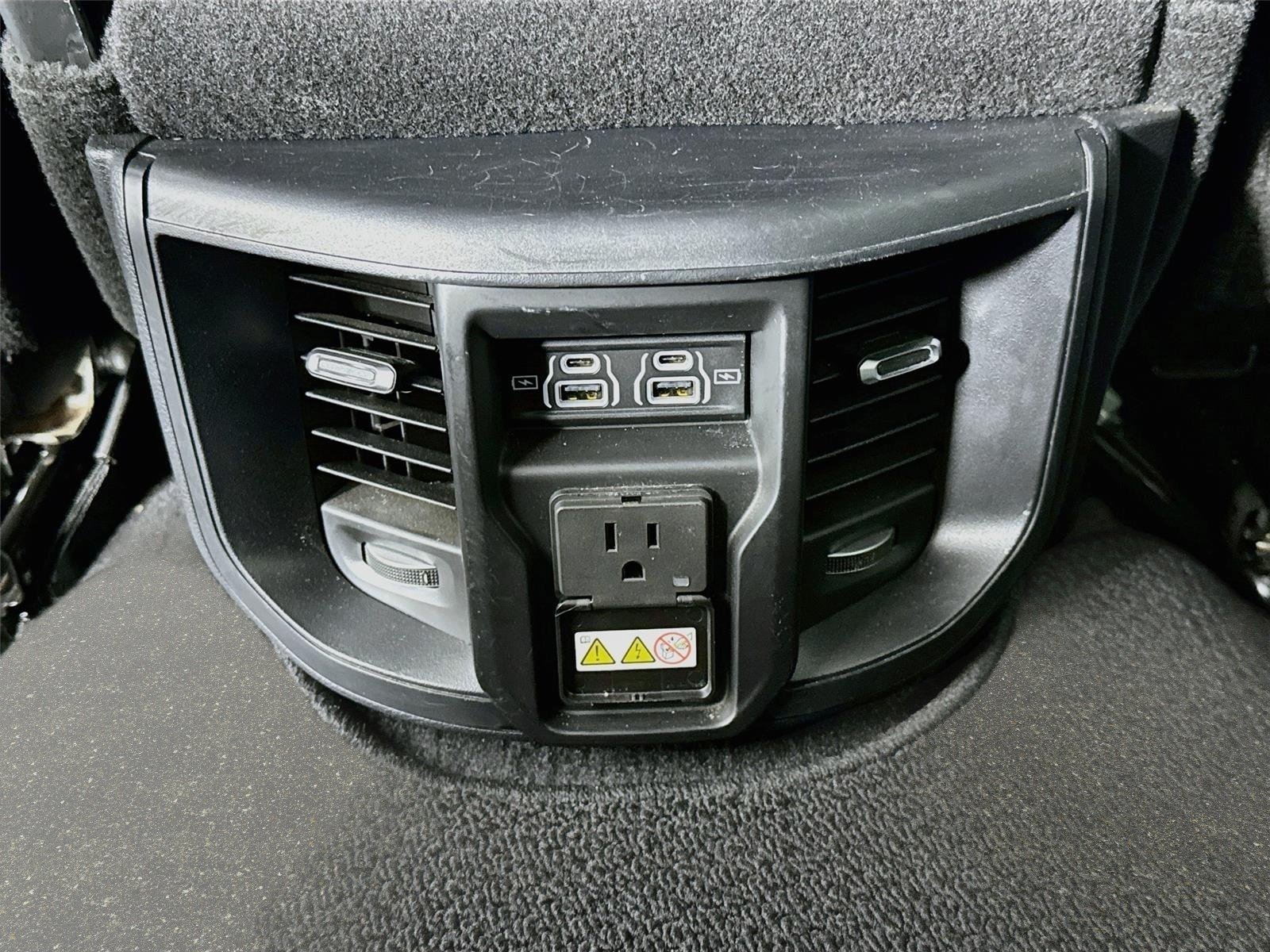 Used 2024 Billet Silver Metallic Clearcoat Ram Laramie image 23