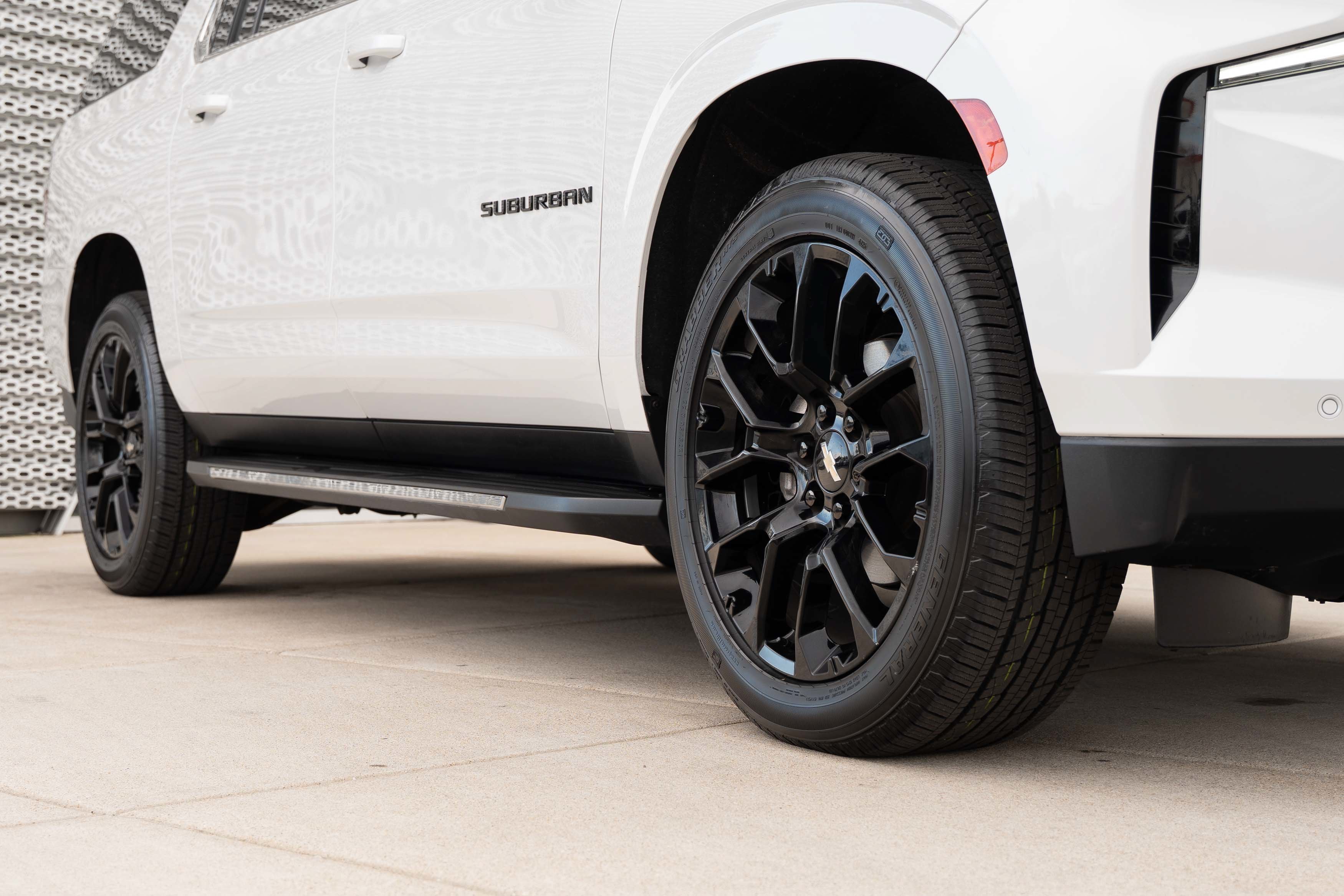 Used 2022 Iridescent Pearl Tricoat Chevrolet LT image 35