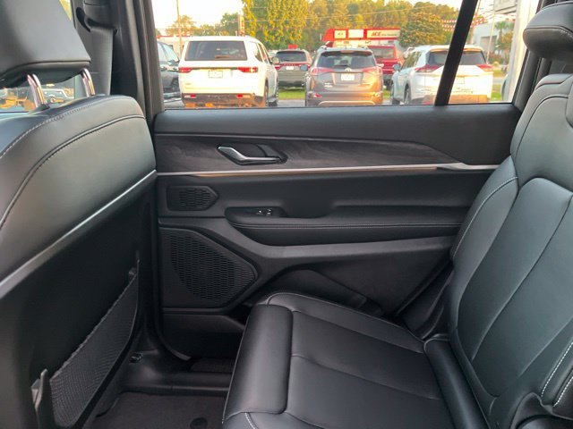 Used 2027 Gray Jeep Limited image 16