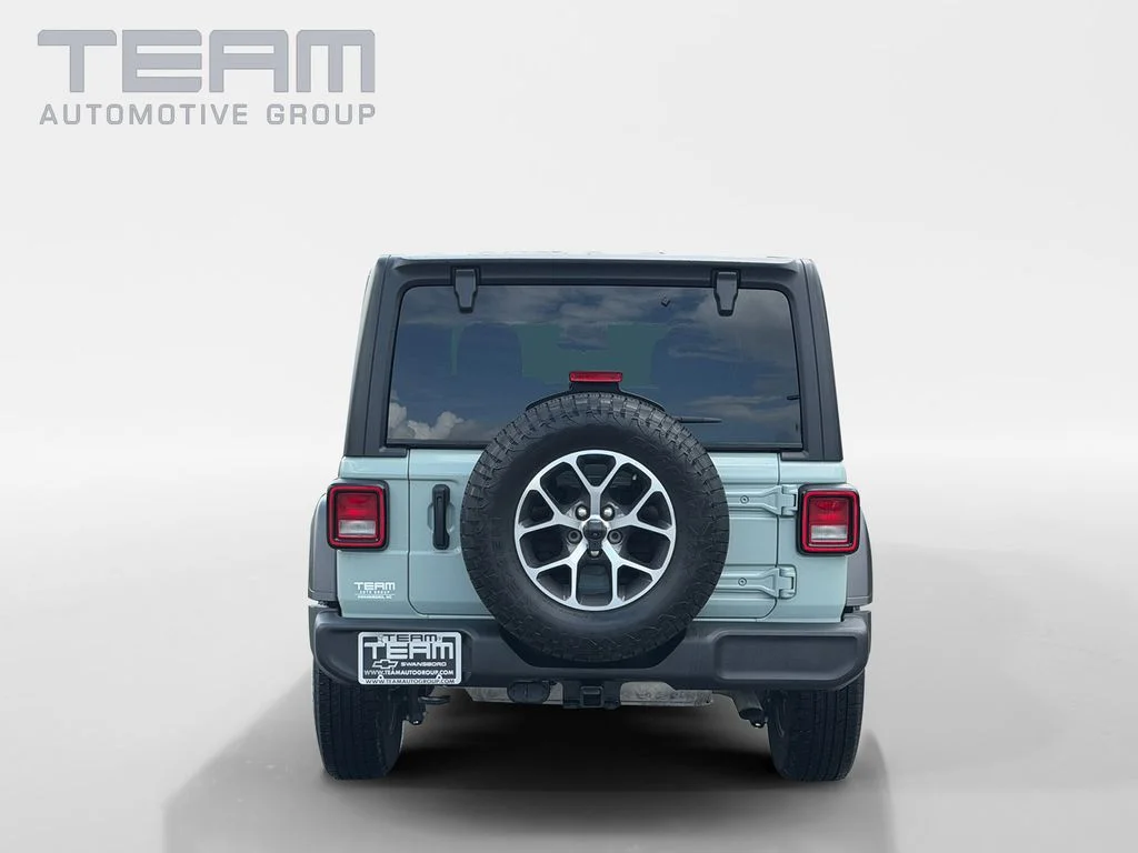 Used 2024 Gray Jeep Sport S image 6