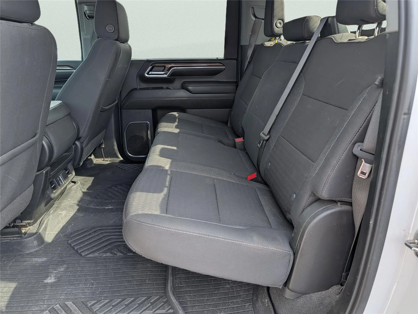 Used 2024 Summit White Chevrolet LT image 30