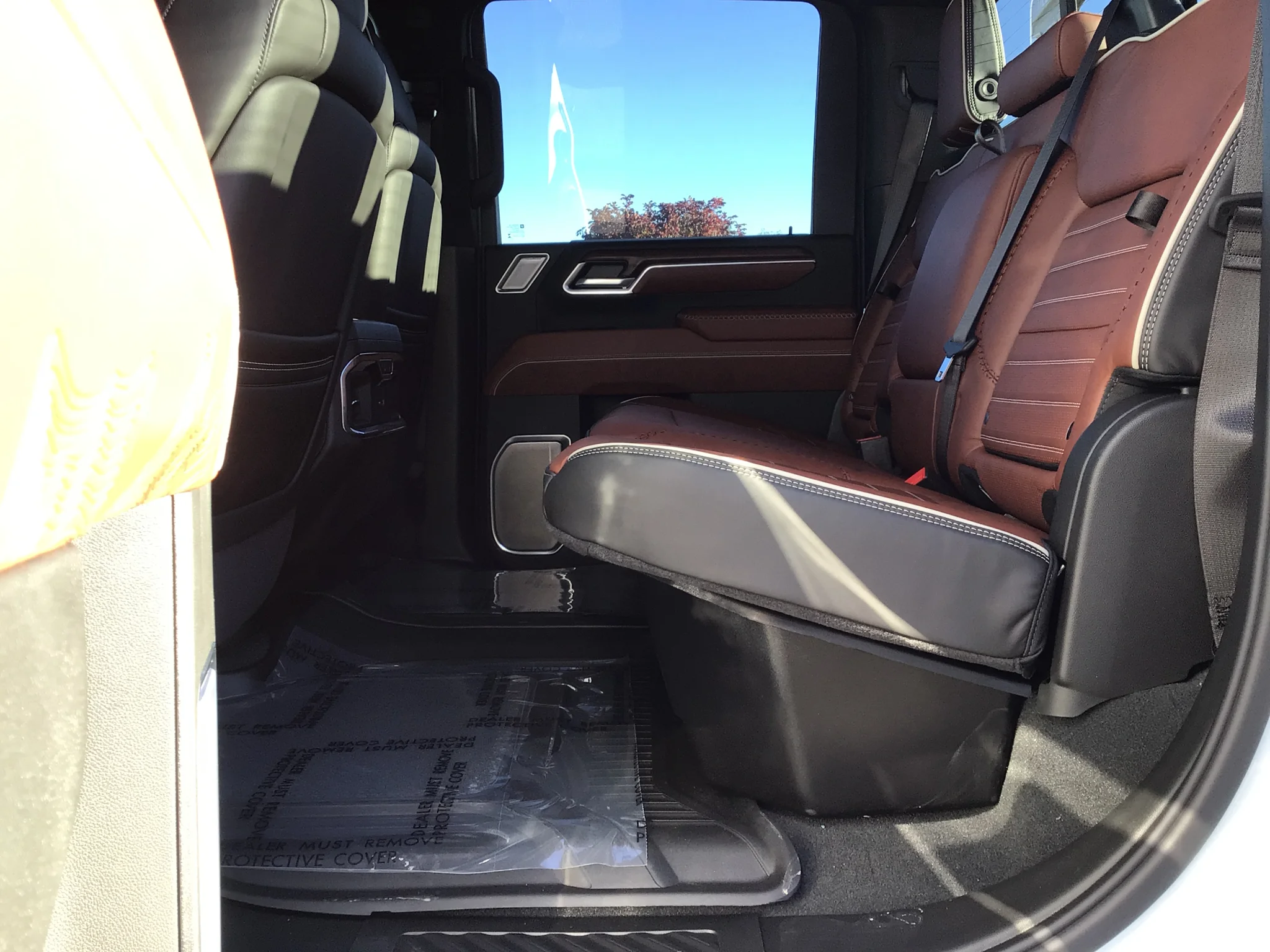 New 2026 Glacier White Tricoat GMC Denali Ultimate image 9