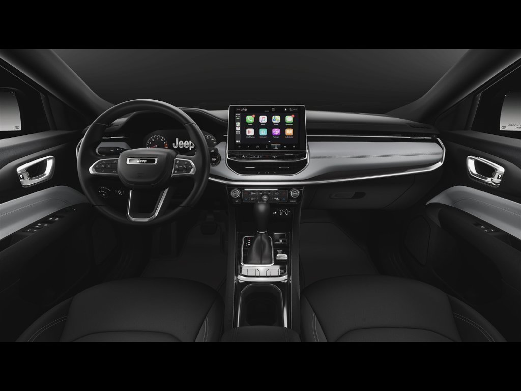 New 2026 Diamond Black Crystal Pearl-Coat Exterior Paint Jeep Limited image 6