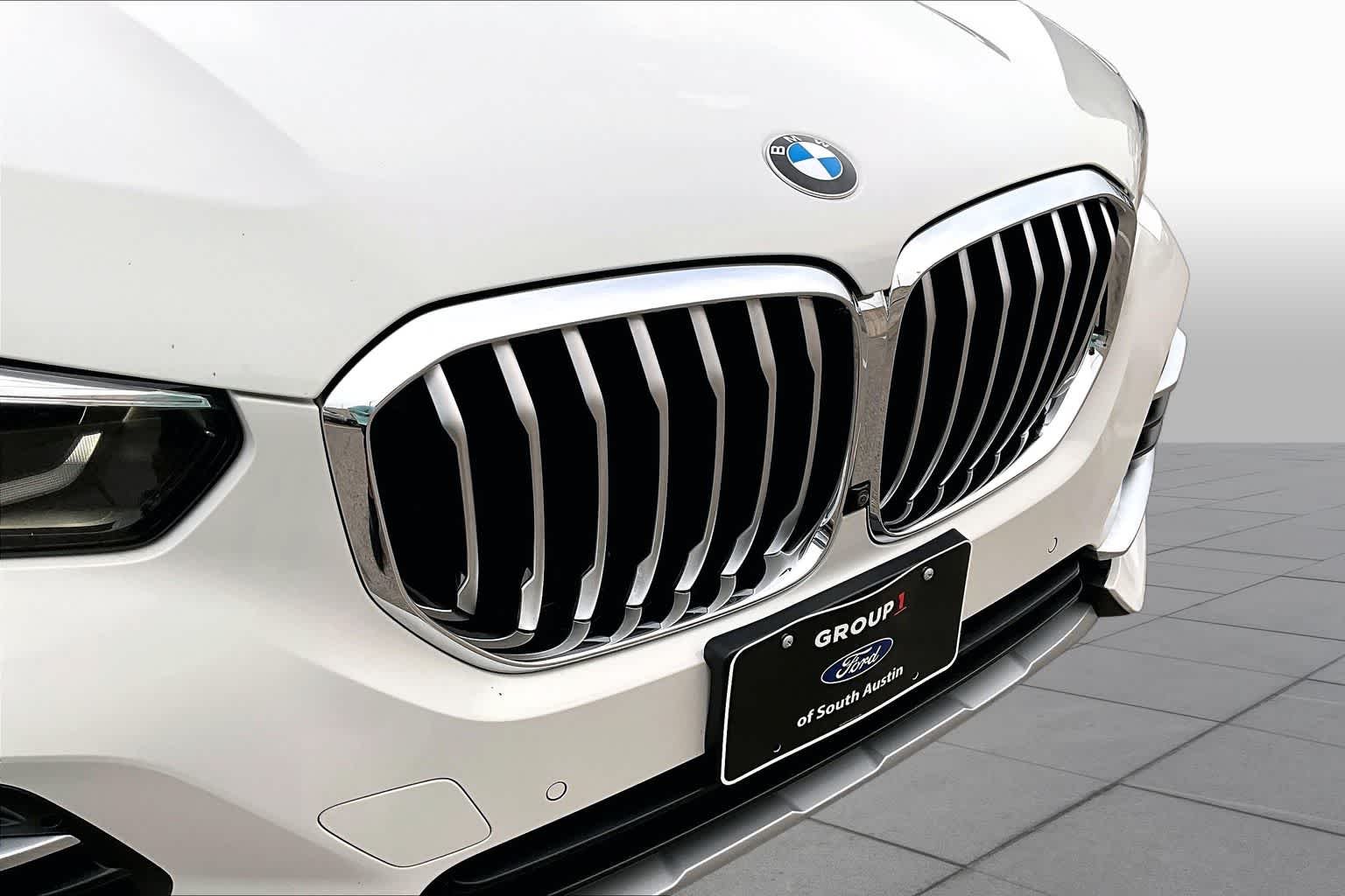 Used 2023 Alpine White BMW sDrive40i image 30