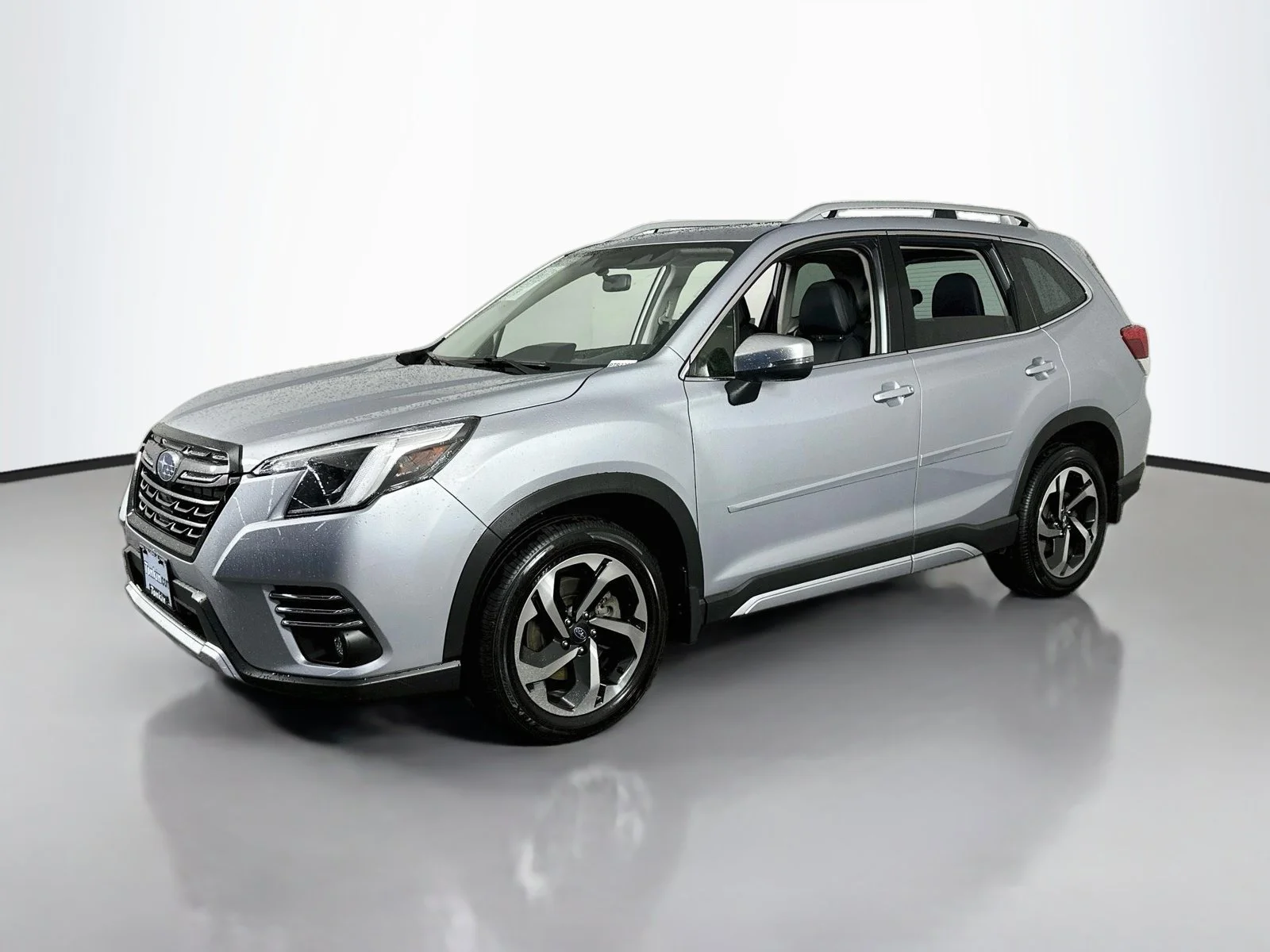 Used 2023 Ice Silver Metallic Subaru Touring image 3