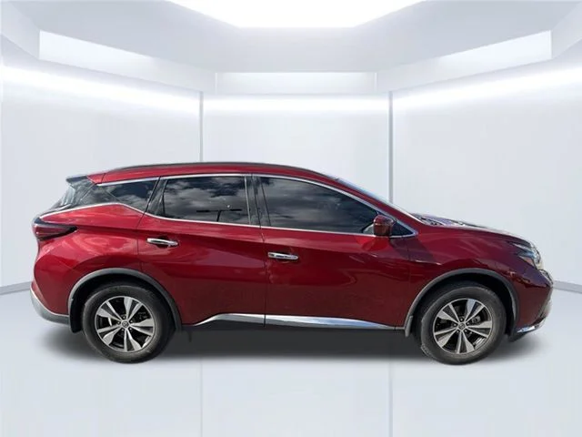 Used 2022 Red Nissan SV image 5