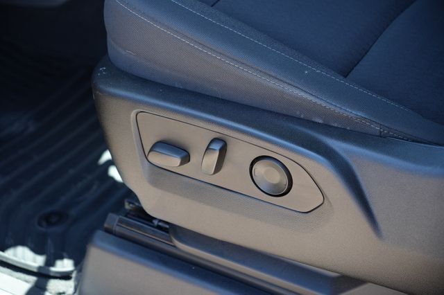 Used 2022 Silver GMC Elevation image 12