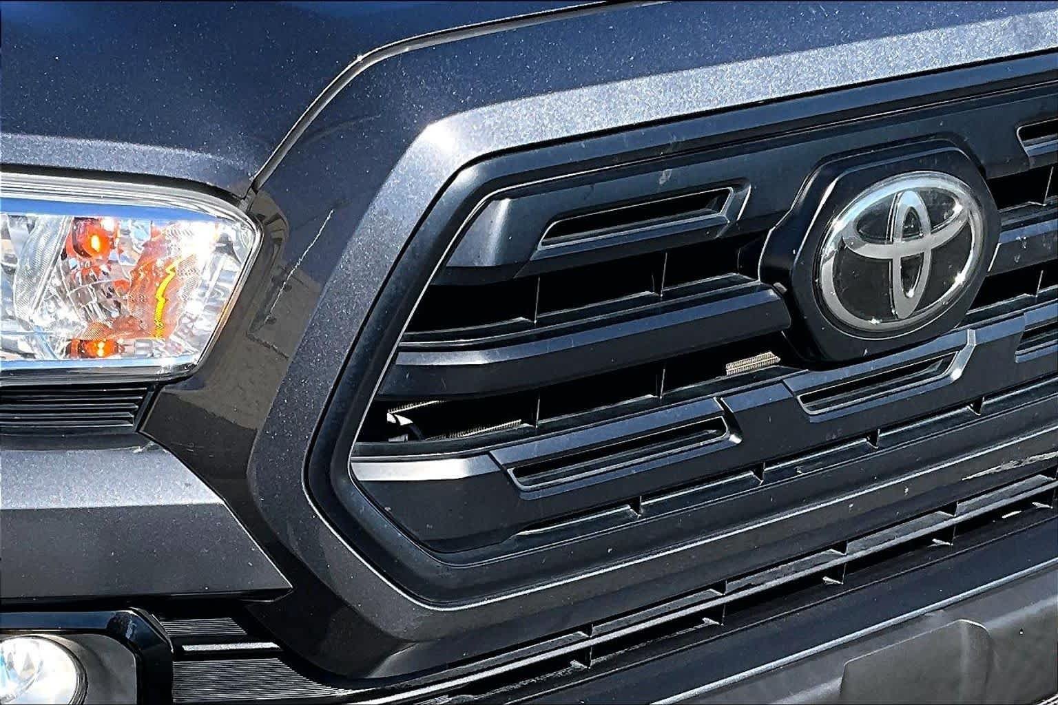 Used 2019 Magnetic Gray Metallic Toyota SR image 27