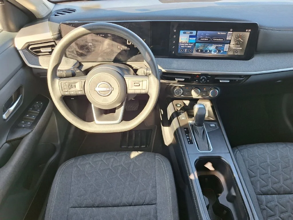 Used 2025 White Nissan SV image 9