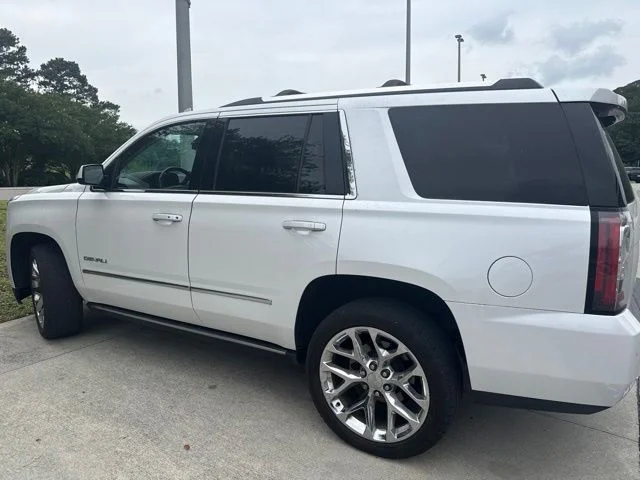 Used 2020 White GMC Denali image 2