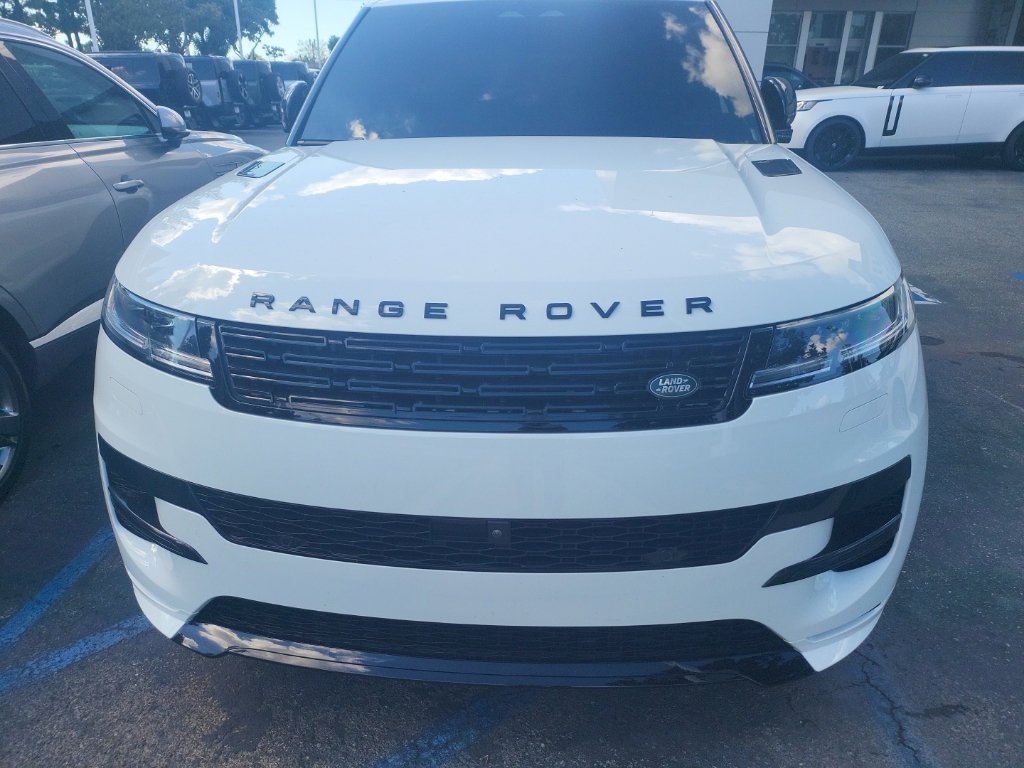 Used 2025 Fuji White Land Rover Dynamic SE image 2