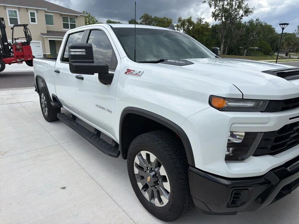 Used 2024 White Chevrolet Custom image 9