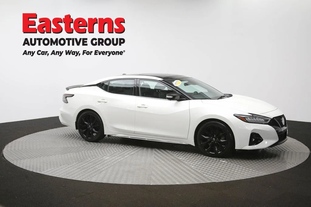 Used 2023 White Nissan SR image 52