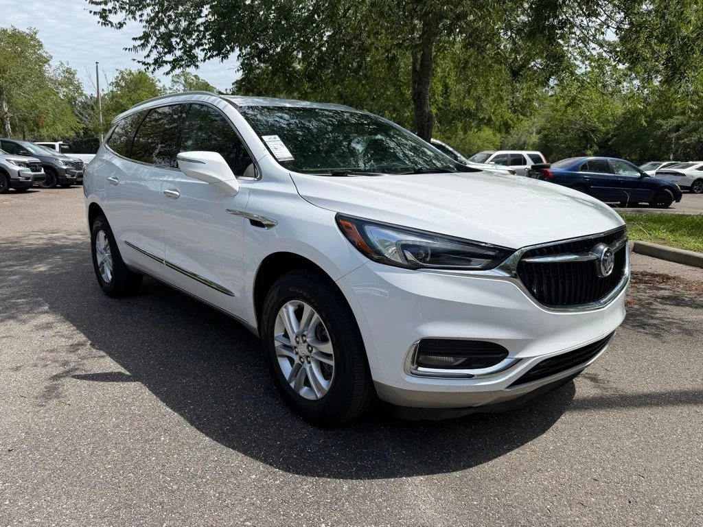 2021 Buick Enclave Essence's photo