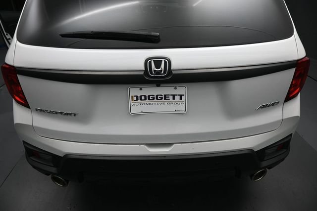 Used 2023 White Honda EX-L image 10