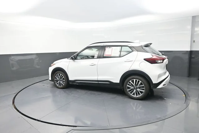 Used 2024 White Nissan SR image 76
