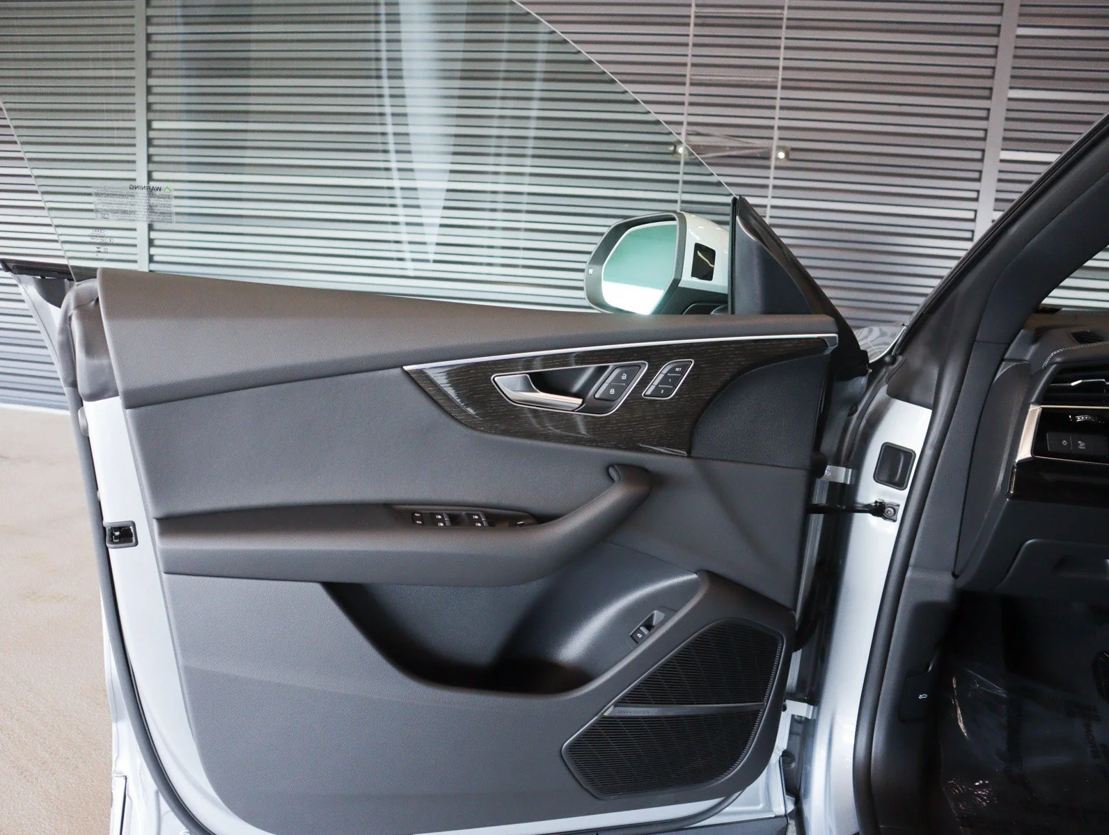 2027 Audi Q8 Premium - Photo 25