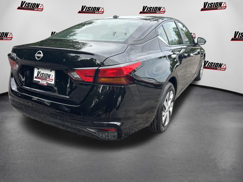 Certified Used 2025 Black Nissan 2.5 S image 5