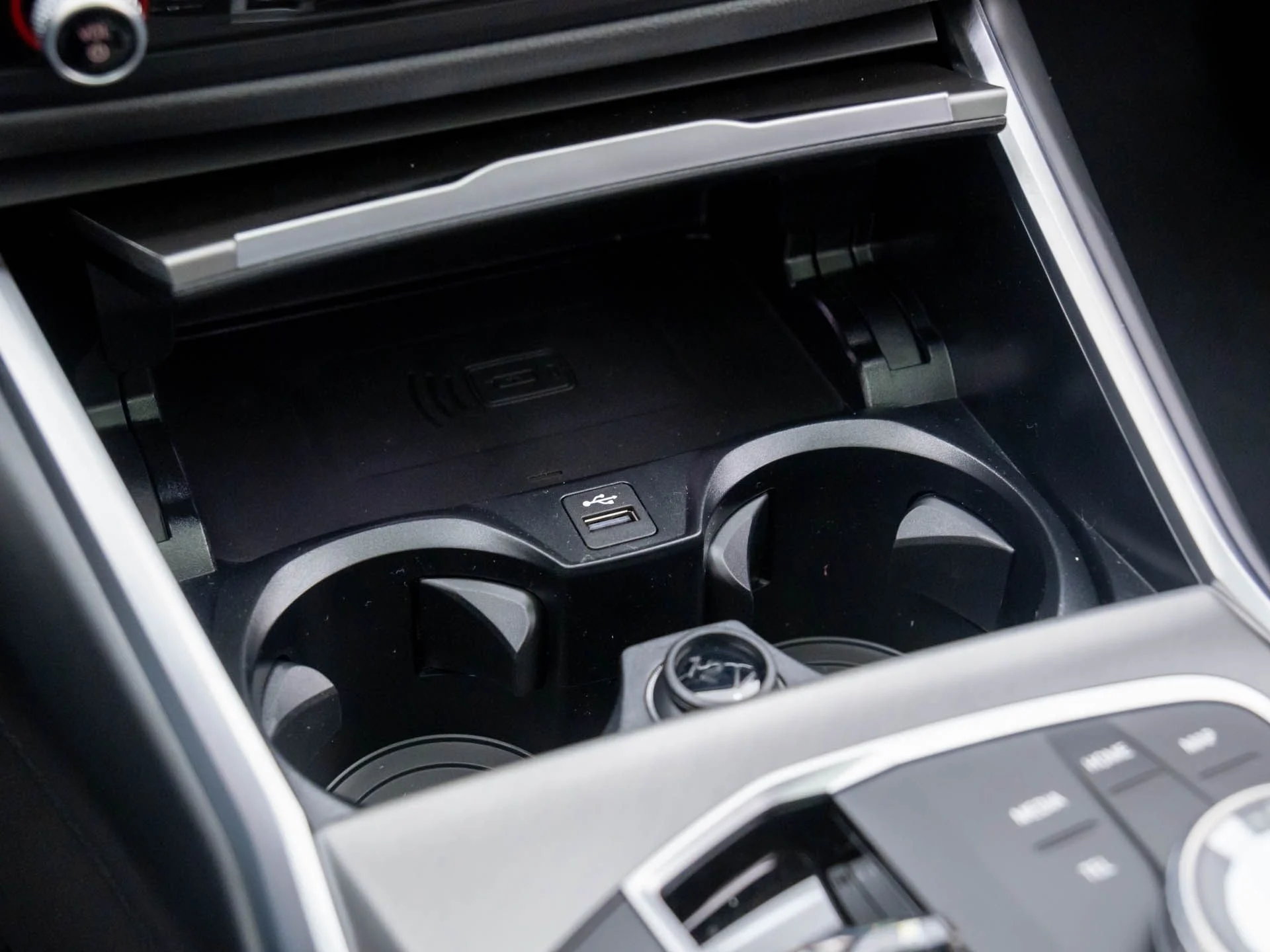 New 2026 White BMW 330i xDrive image 29