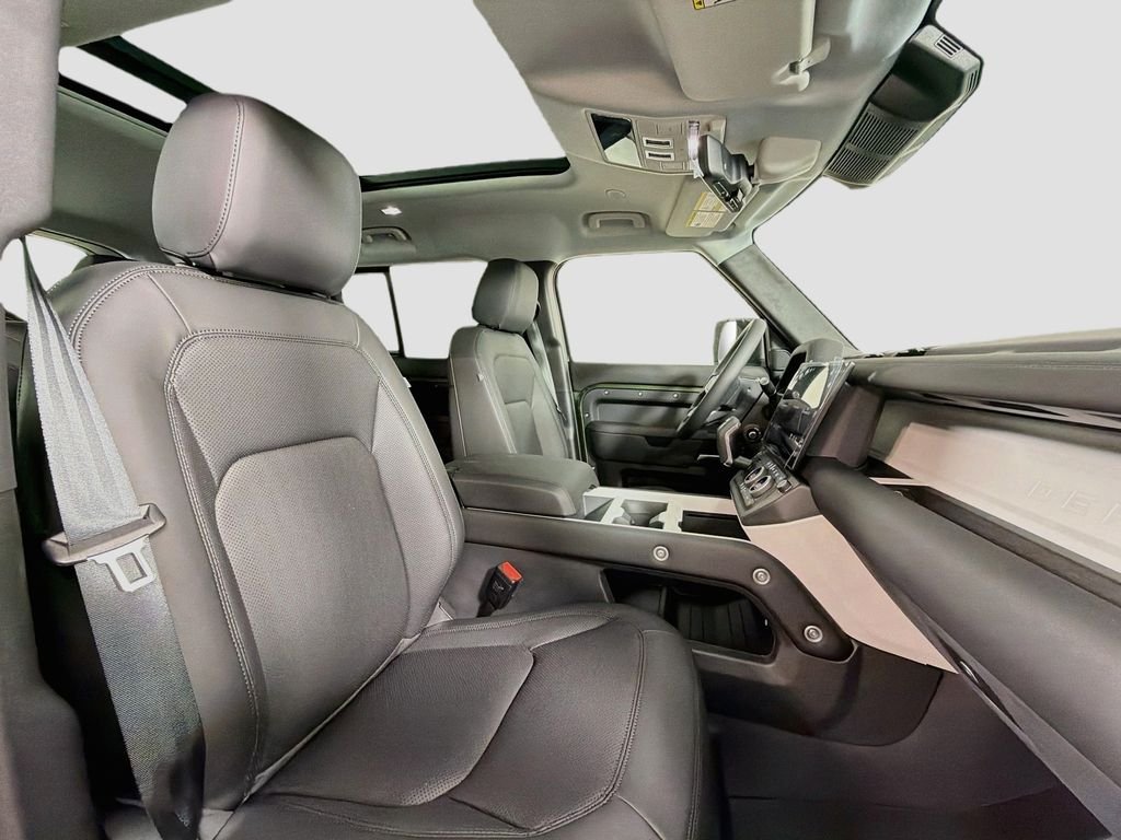 New 2026 Woolstone Green Land Rover S image 29