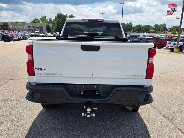 Used 2021 White Chevrolet Custom image 9