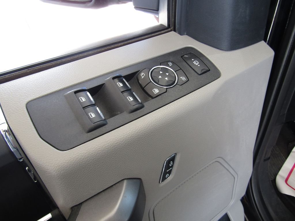 Used 2018 Black Ford XLT image 20