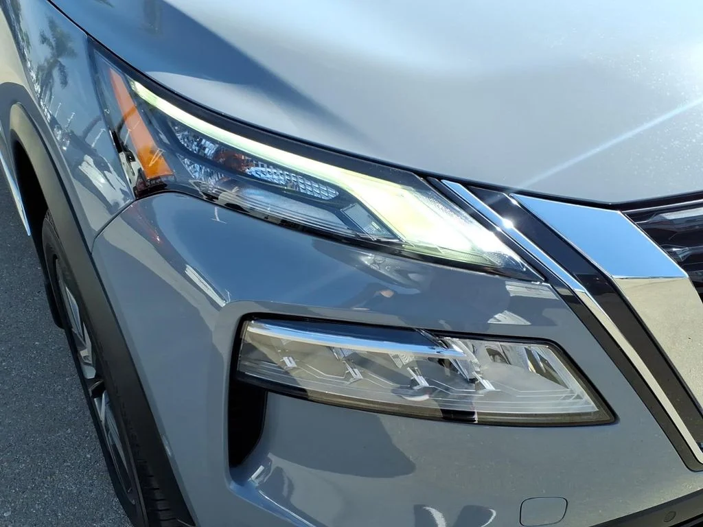 Certified Used 2023 Gray Nissan SL image 4