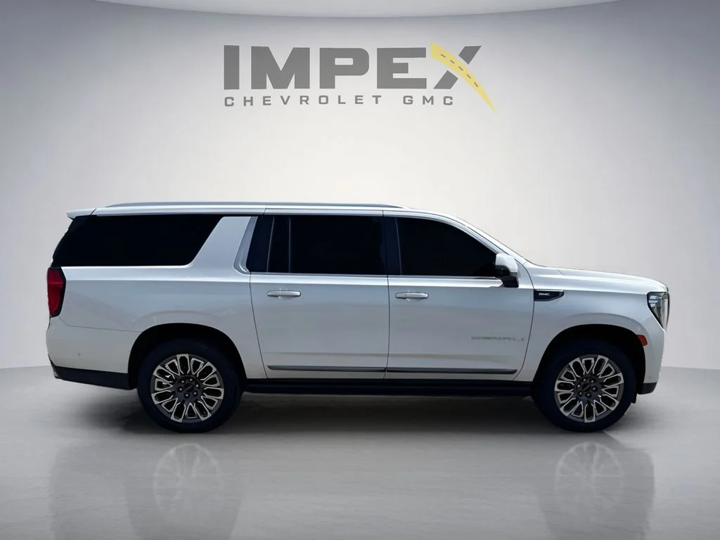 Used 2023 White GMC Denali Ultimate image 6