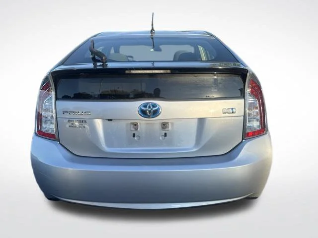 Used 2015 Silver Toyota One image 4