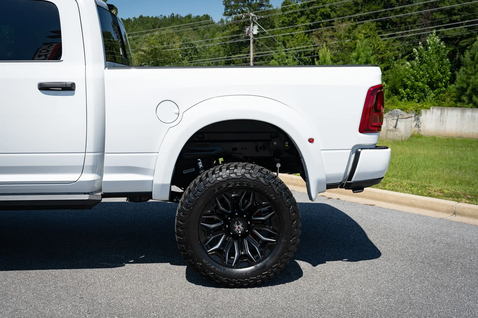 New 2026 Bright White Clear-Coat Exterior Paint RAM Big Horn with Black Widow Package image 17