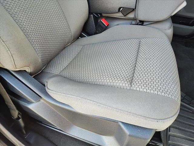 Used 2022 White Ford CREW XLT image 28